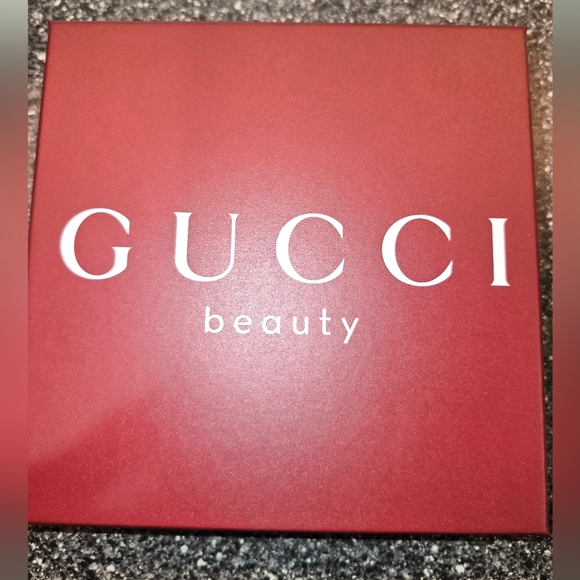 Gucci Beauty Glow Highlighter & Lip Gloss Gift Set - Opal Pink NIB $110 - Picture 4 of 9